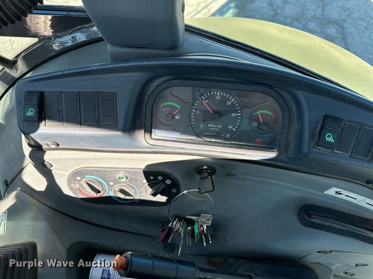 image for item DQ6227 2006 New Holland B95 backhoe