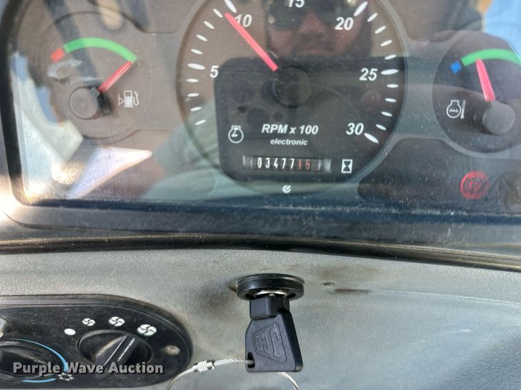 image for item DQ6227 2006 New Holland B95 backhoe