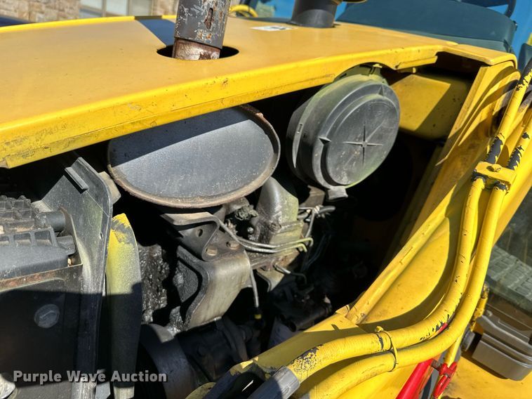 image for item DQ6227 2006 New Holland B95 backhoe