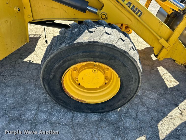 image for item DQ6227 2006 New Holland B95 backhoe