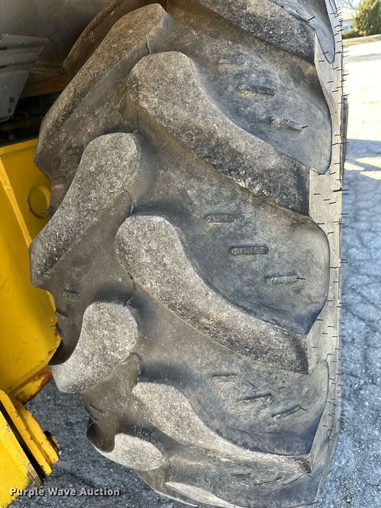 image for item DQ6227 2006 New Holland B95 backhoe