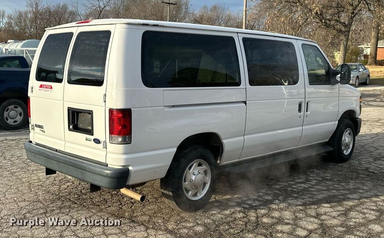 image for item DQ6228 2011 Ford E150 van
