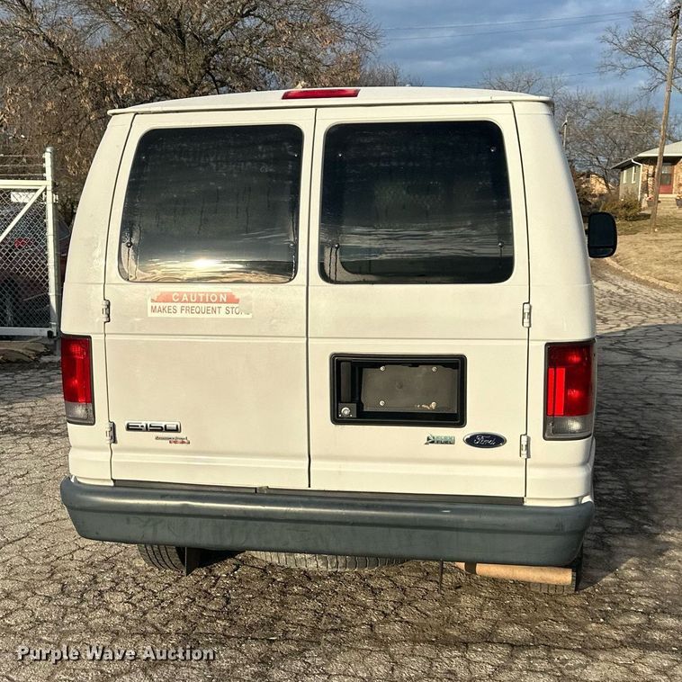 image for item DQ6228 2011 Ford E150 van