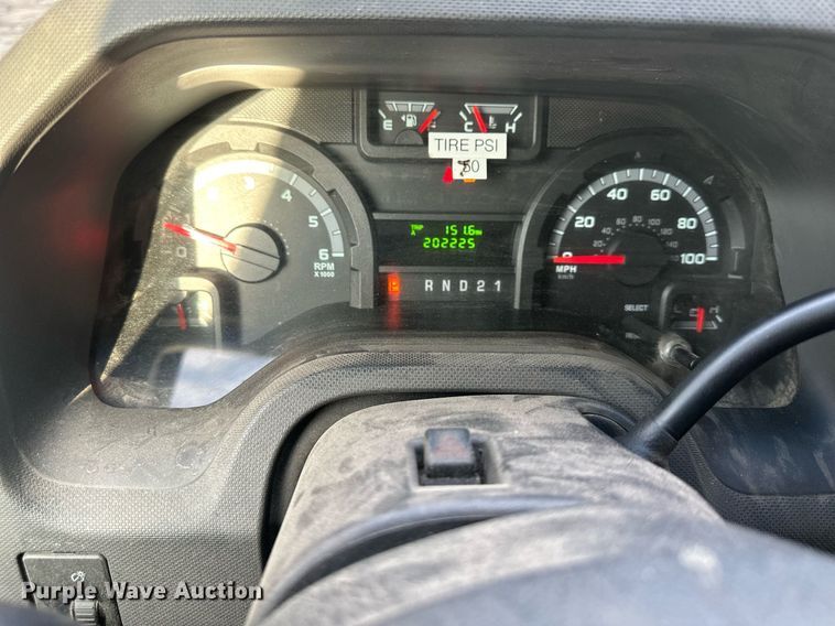 image for item DQ6228 2011 Ford E150 van