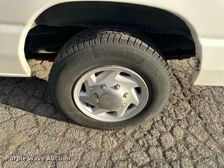 image for item DQ6228 2011 Ford E150 van