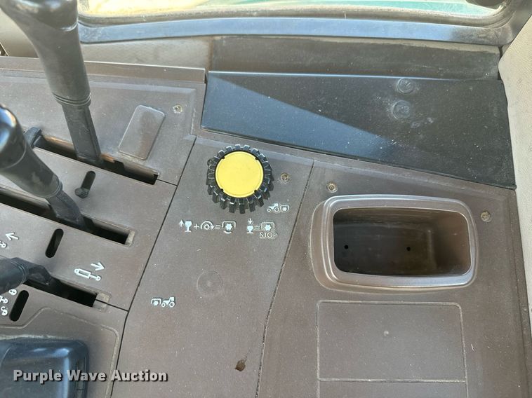 image for item DQ6230 2007 John Deere 6415 tractor