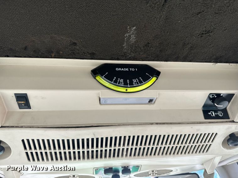 image for item DQ6230 2007 John Deere 6415 tractor