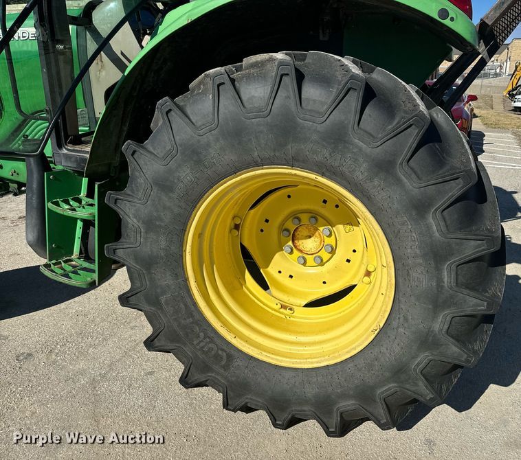 image for item DQ6230 2007 John Deere 6415 tractor