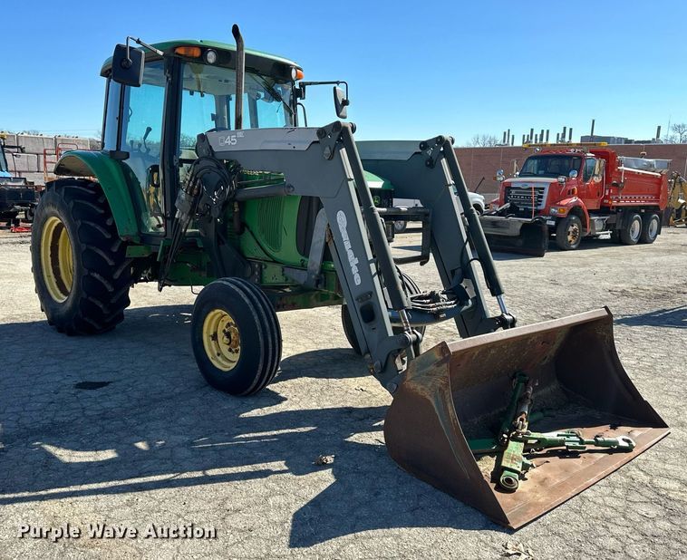 image for item DQ6233 2006 John Deere 6415 tractor