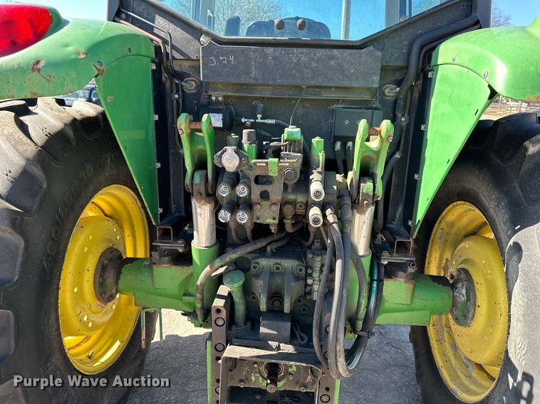 image for item DQ6233 2006 John Deere 6415 tractor