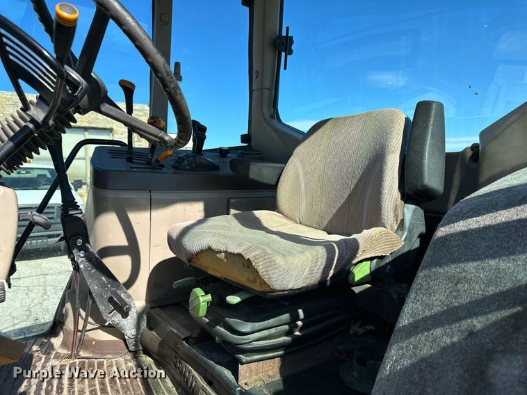 image for item DQ6233 2006 John Deere 6415 tractor