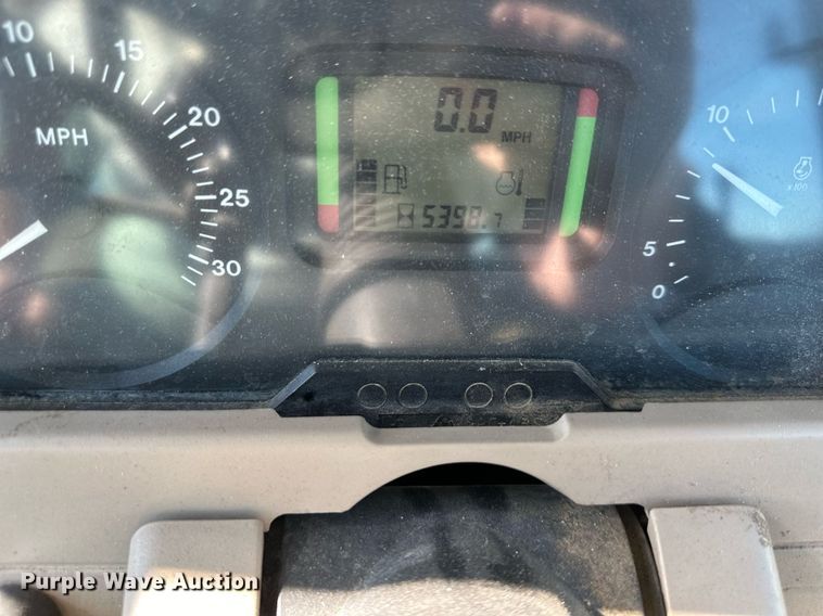 image for item DQ6233 2006 John Deere 6415 tractor