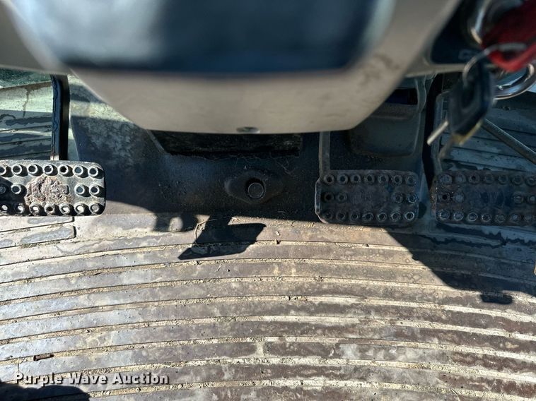 image for item DQ6233 2006 John Deere 6415 tractor