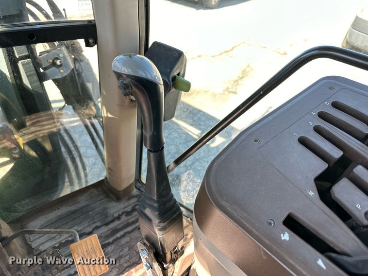 image for item DQ6233 2006 John Deere 6415 tractor