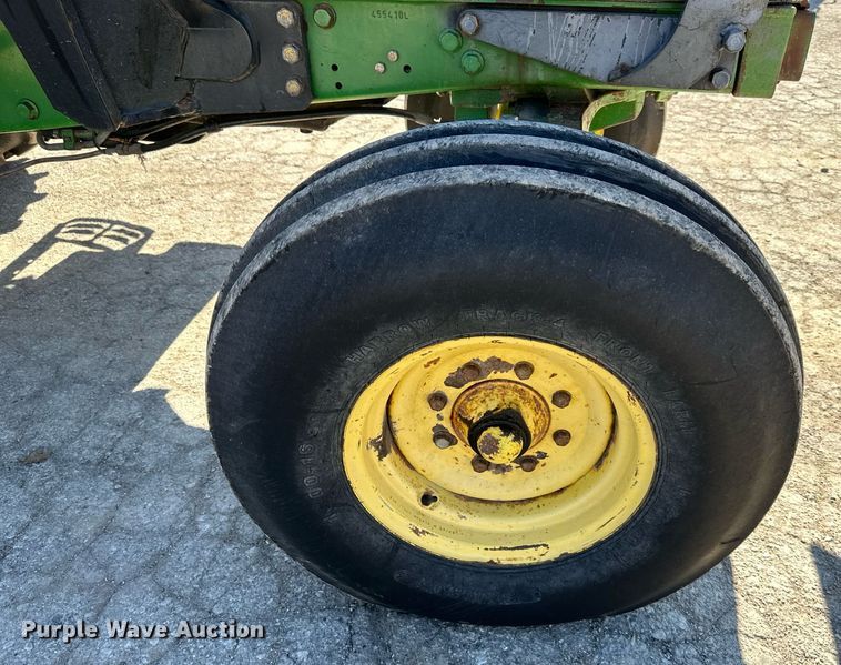 image for item DQ6233 2006 John Deere 6415 tractor