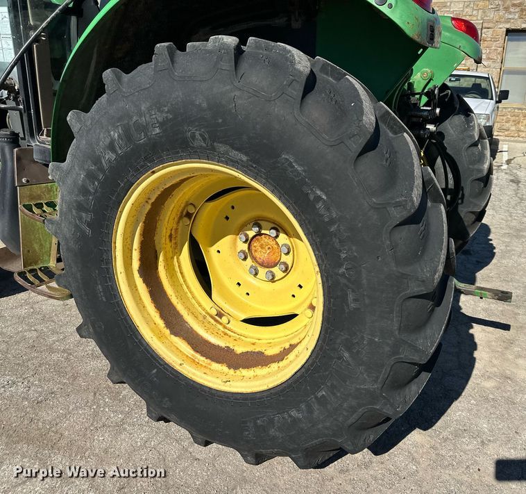 image for item DQ6233 2006 John Deere 6415 tractor