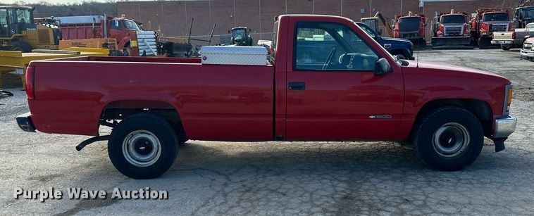 image for item DQ6235 1998 Chevrolet C1500 pickup truck