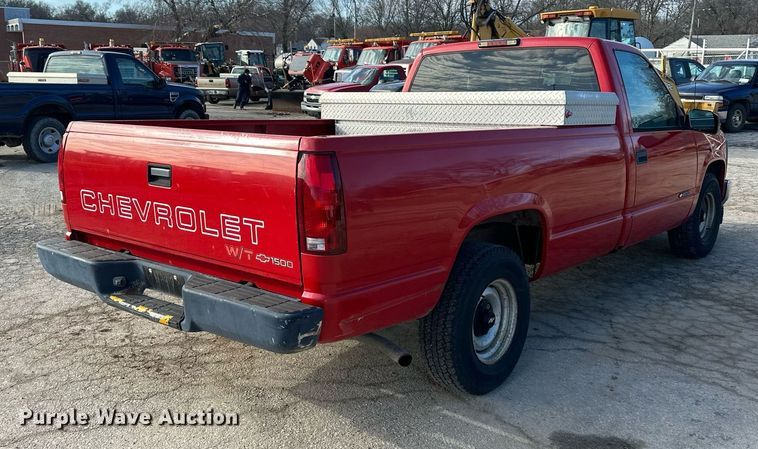 image for item DQ6235 1998 Chevrolet C1500 pickup truck