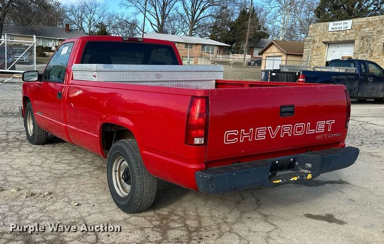 image for item DQ6235 1998 Chevrolet C1500 pickup truck