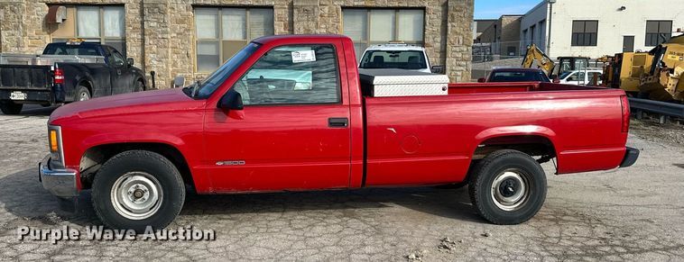 image for item DQ6235 1998 Chevrolet C1500 pickup truck