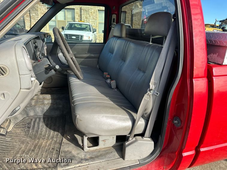 image for item DQ6235 1998 Chevrolet C1500 pickup truck