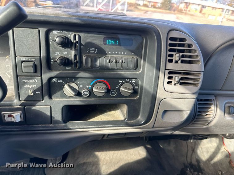 image for item DQ6235 1998 Chevrolet C1500 pickup truck