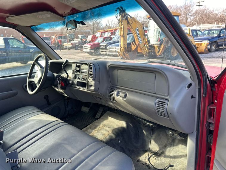 image for item DQ6235 1998 Chevrolet C1500 pickup truck