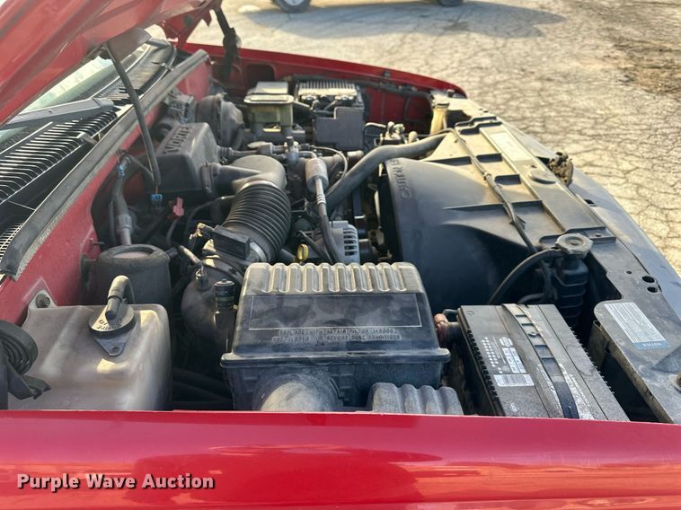 image for item DQ6235 1998 Chevrolet C1500 pickup truck