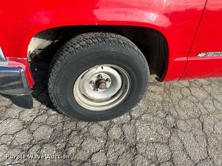 image for item DQ6235 1998 Chevrolet C1500 pickup truck