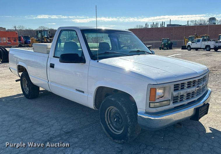 image for item DQ6237 1997 Chevrolet C1500 pickup truck