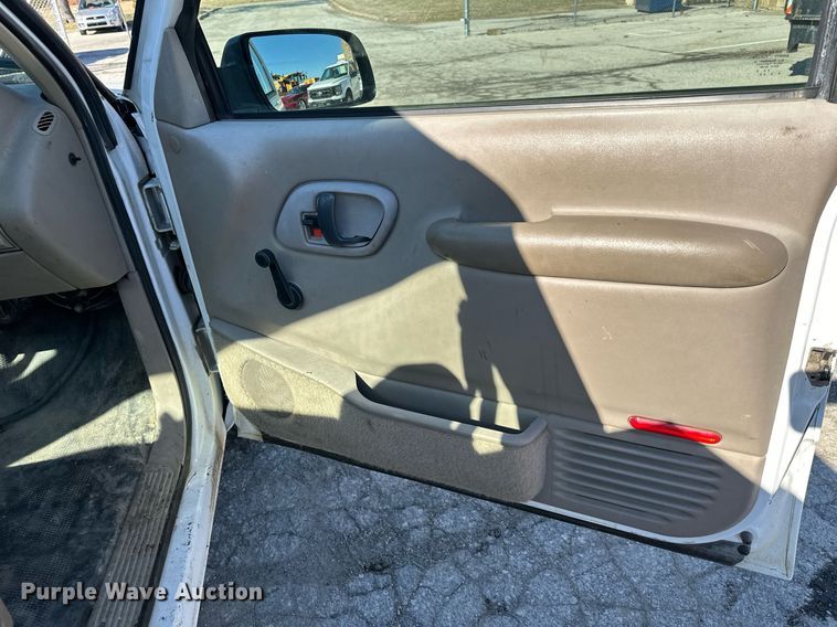 image for item DQ6237 1997 Chevrolet C1500 pickup truck