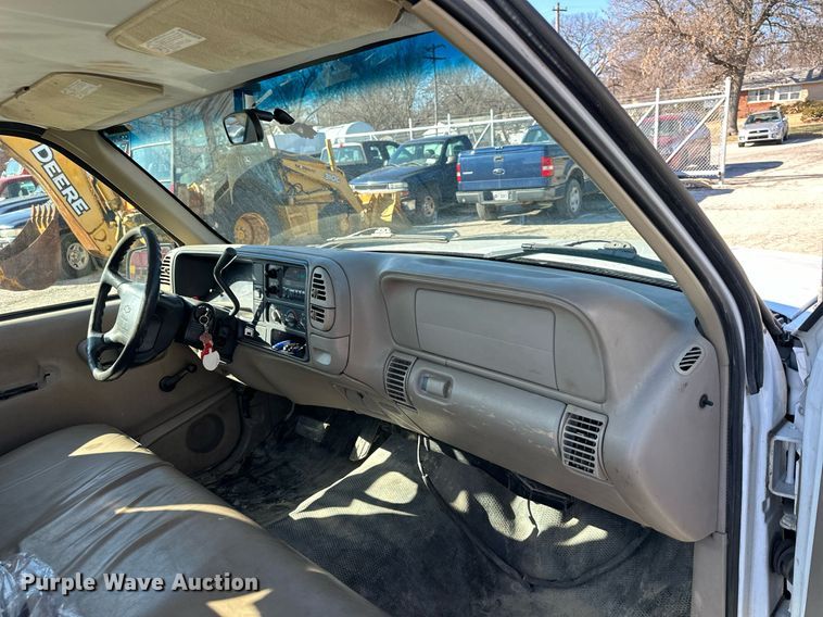 image for item DQ6237 1997 Chevrolet C1500 pickup truck