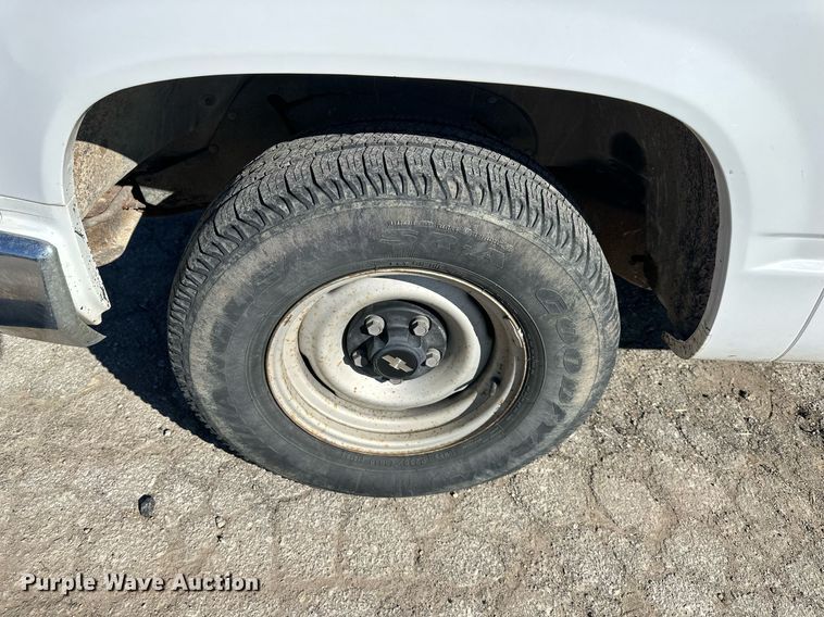 image for item DQ6237 1997 Chevrolet C1500 pickup truck