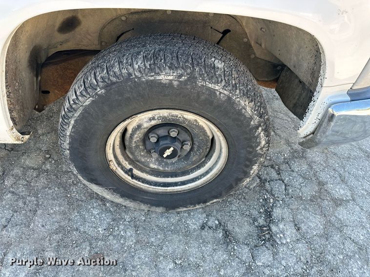 image for item DQ6237 1997 Chevrolet C1500 pickup truck