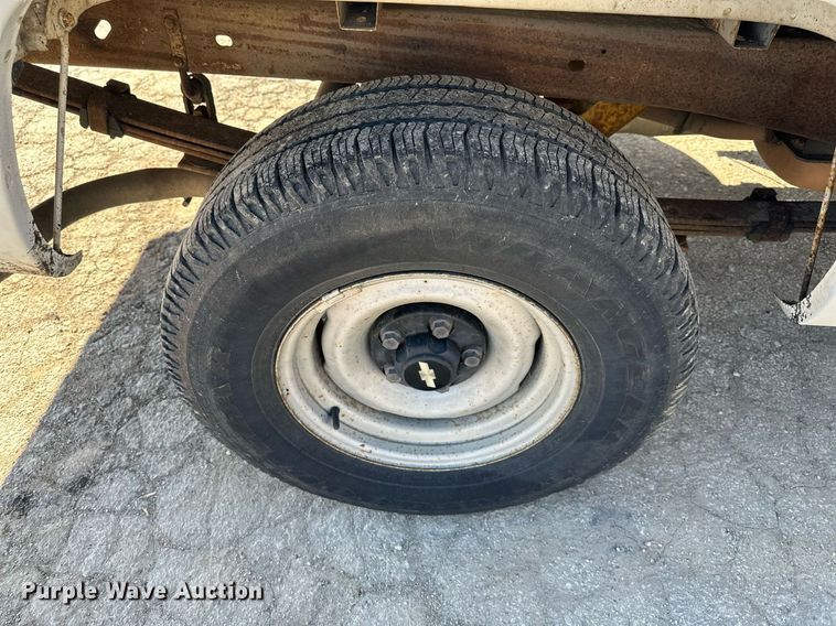 image for item DQ6237 1997 Chevrolet C1500 pickup truck