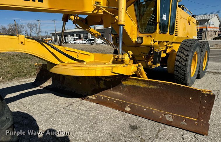 image for item DQ6239 1997 Galion 830B motor grader