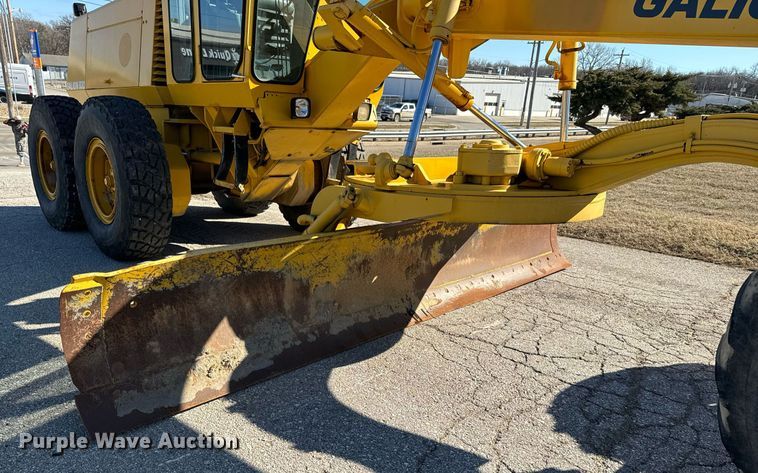 image for item DQ6239 1997 Galion 830B motor grader