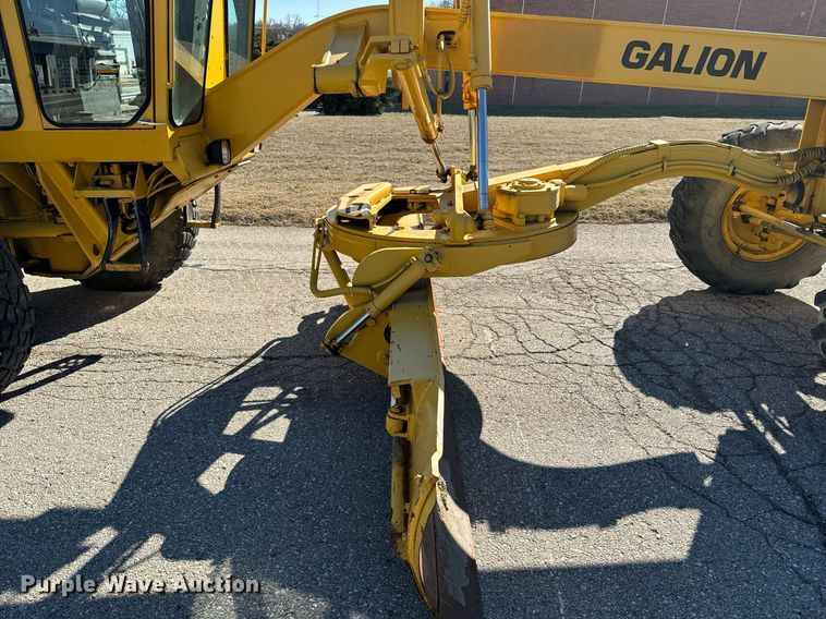 image for item DQ6239 1997 Galion 830B motor grader