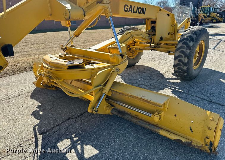 image for item DQ6239 1997 Galion 830B motor grader