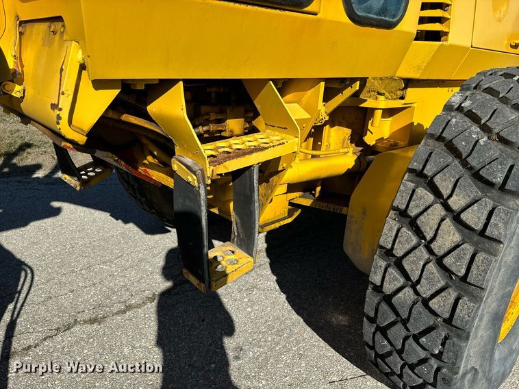 image for item DQ6239 1997 Galion 830B motor grader