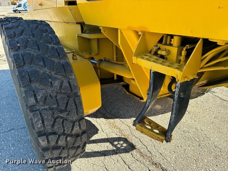 image for item DQ6239 1997 Galion 830B motor grader