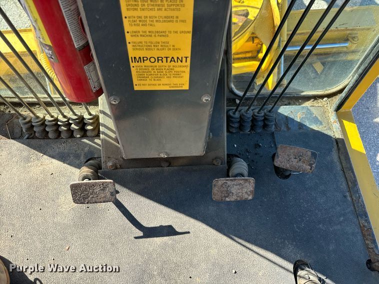 image for item DQ6239 1997 Galion 830B motor grader