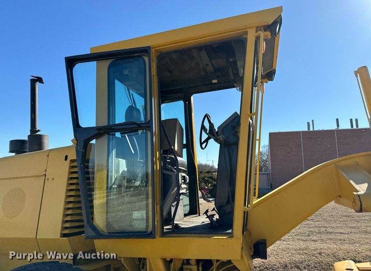 image for item DQ6239 1997 Galion 830B motor grader