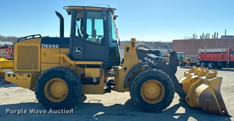 image for item DQ6240 2005 John Deere 444J wheel loader