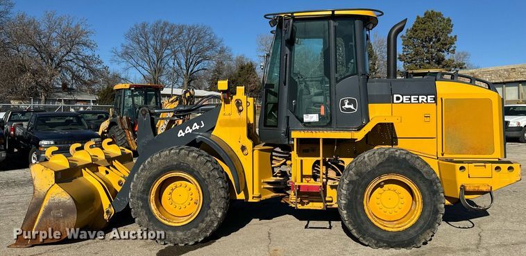image for item DQ6240 2005 John Deere 444J wheel loader