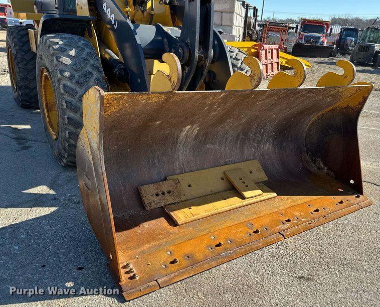 image for item DQ6240 2005 John Deere 444J wheel loader
