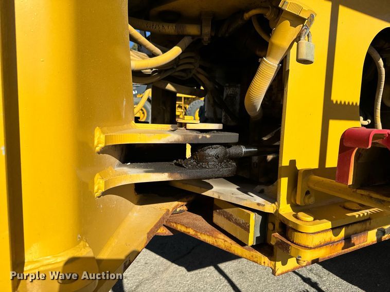 image for item DQ6240 2005 John Deere 444J wheel loader