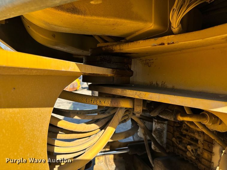 image for item DQ6240 2005 John Deere 444J wheel loader