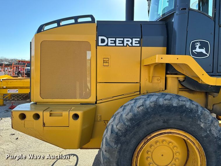 image for item DQ6240 2005 John Deere 444J wheel loader