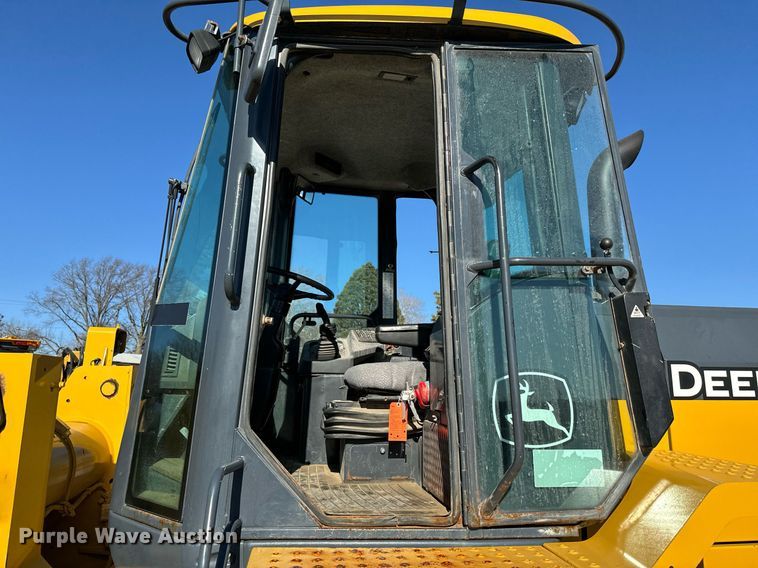 image for item DQ6240 2005 John Deere 444J wheel loader